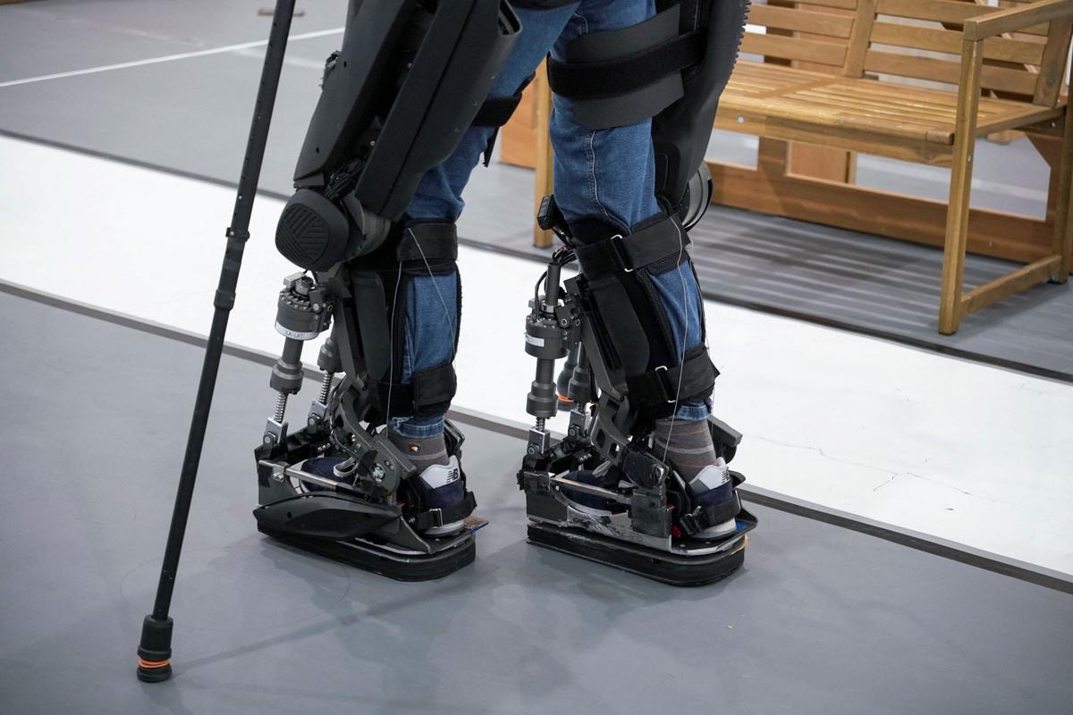 Robot Iron Man buatan Korea Selatan untuk bantu penderita lumpuh bisa berjalan