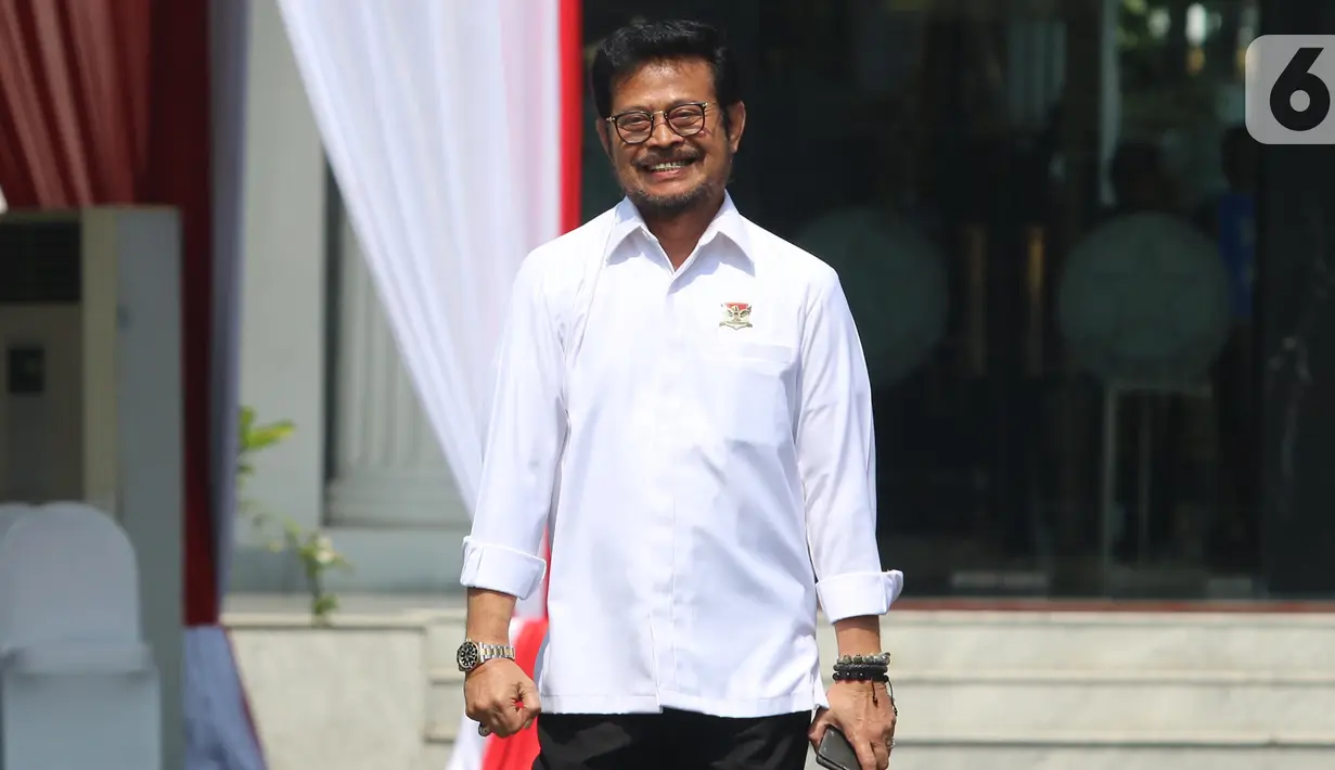 Ketua DPP Partai Nasdem Syahrul Yasin Limpo saat tiba di Istana Negara, Selasa (22/10/2019). Kedatangan Syahrul Yasin Limpo menyusul sejumlah tokoh yang sebelumnya datang ke Istana terkait penetapan Calon Menteri Kabinet Kerja Jilid 2. (Liputan6.com/Angga Yuniar)