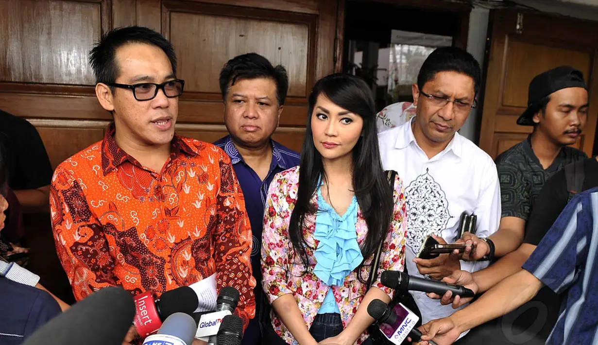 Sandy Tumiwa yang tak hadir dalam persidangan dan hanya diwakili kuasa hukumnya, menyetujui segala tuntutan cerai dari Tessa, Jakarta, (1/9/14). (Liputan6.com/Andrian M Tunay)