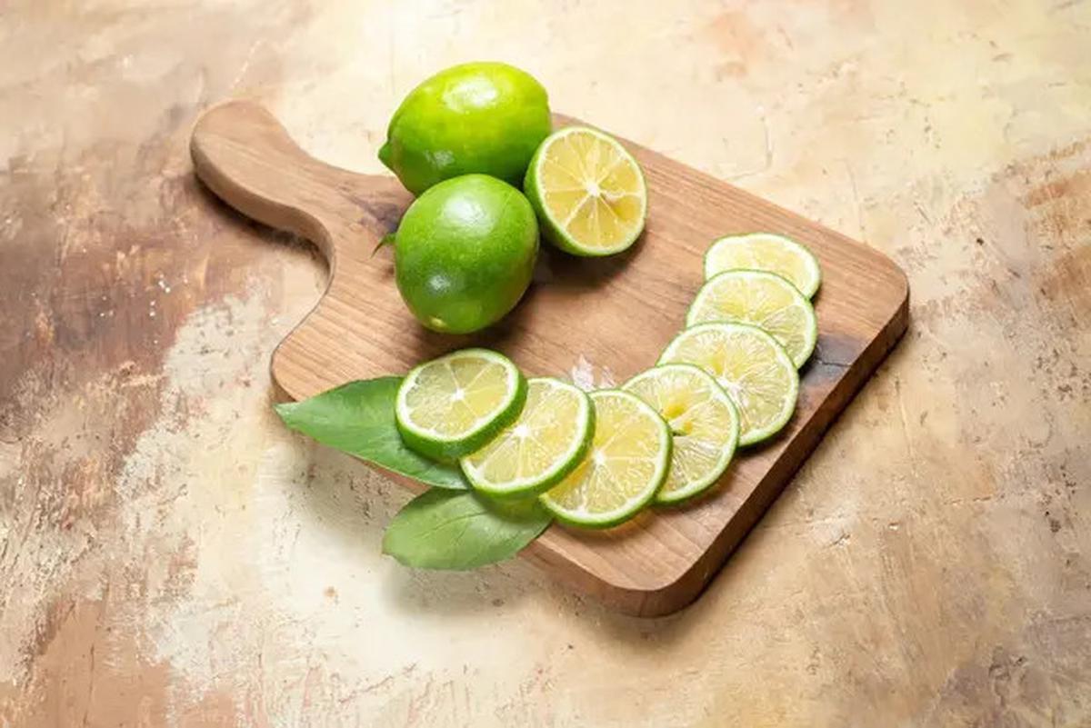 10 Manfaat Jeruk Nipis untuk Kesehatan, Buah Kecil Penuh Khasiat Besar