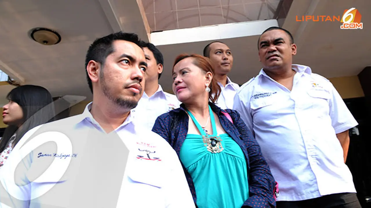 ibu-pengacara-vicky-131013b.jpg