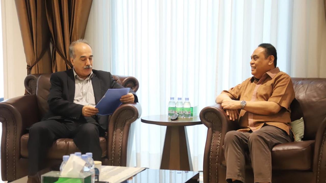 Ketua Ketua ASFA Foundation Komjen Pol (Purn) Syafruddin Kambo saat bertemu perwakilan kelompok pembebasan Palestina, Fatah, Syeikh Thaher.
