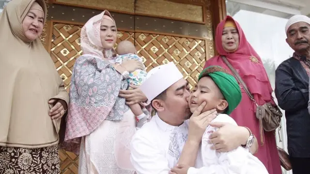 Anak Artis yang Belajar Di Pesantren (sumber: instagram/@apriljasmine85)
