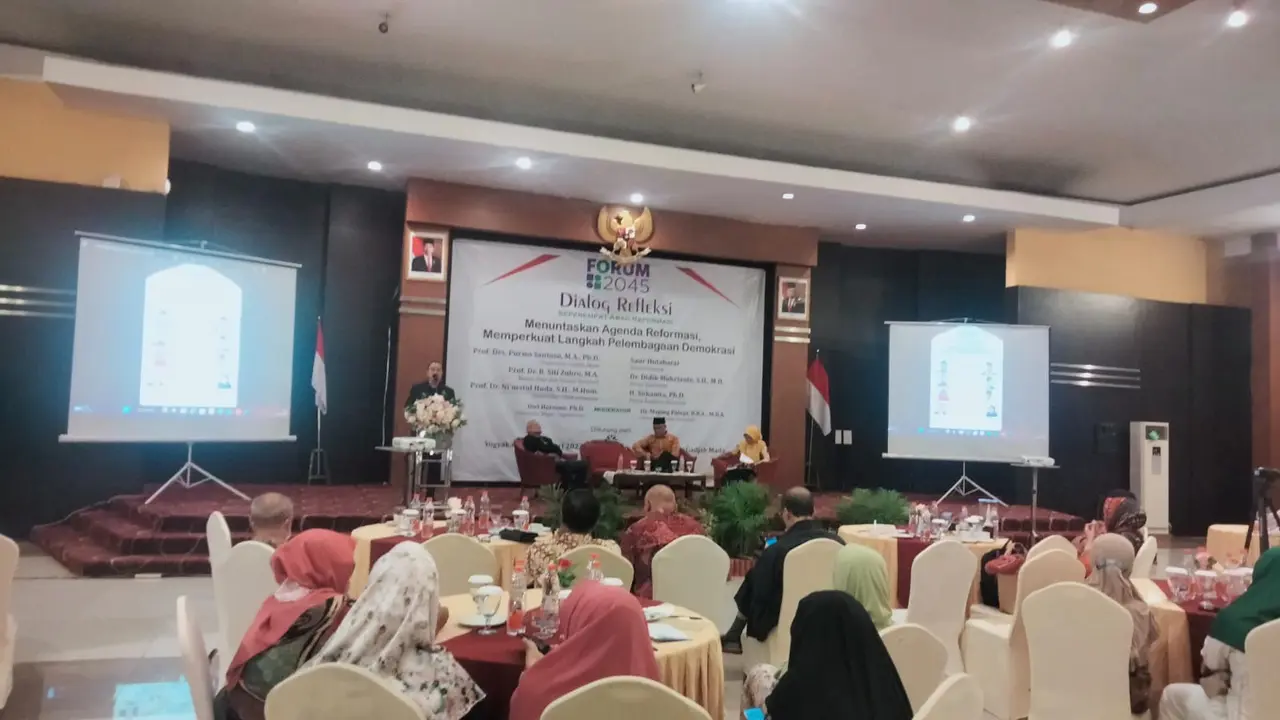 Dialog Kebangsaan ”Refleksi 25 Tahun Reformasi” yang diselenggarakan oleh Forum 2045 di Ballroom UC - UGM, Yogyakarta, Kamis (9/2/2023) (Istimewa)