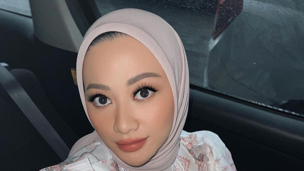 Allyssa Hawadi Gandeng Dian Pelangi untuk Tren Fashion Ramadan 2024 ...