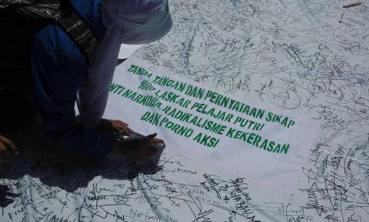 Tanda tangan tolak pornografi