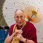 Memasuki usianya yang ke-80 tahun, Dalai Lama dihujani dengan ucapan selamat.