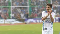 Robertino Pugliara saat membela Persib Bandung pada turnamen Segi Tiga di Stadion Galuh Ciamis, Ciamis, Minggu (4/10/2016). (Bola.com/Nicklas Hanoatubun)