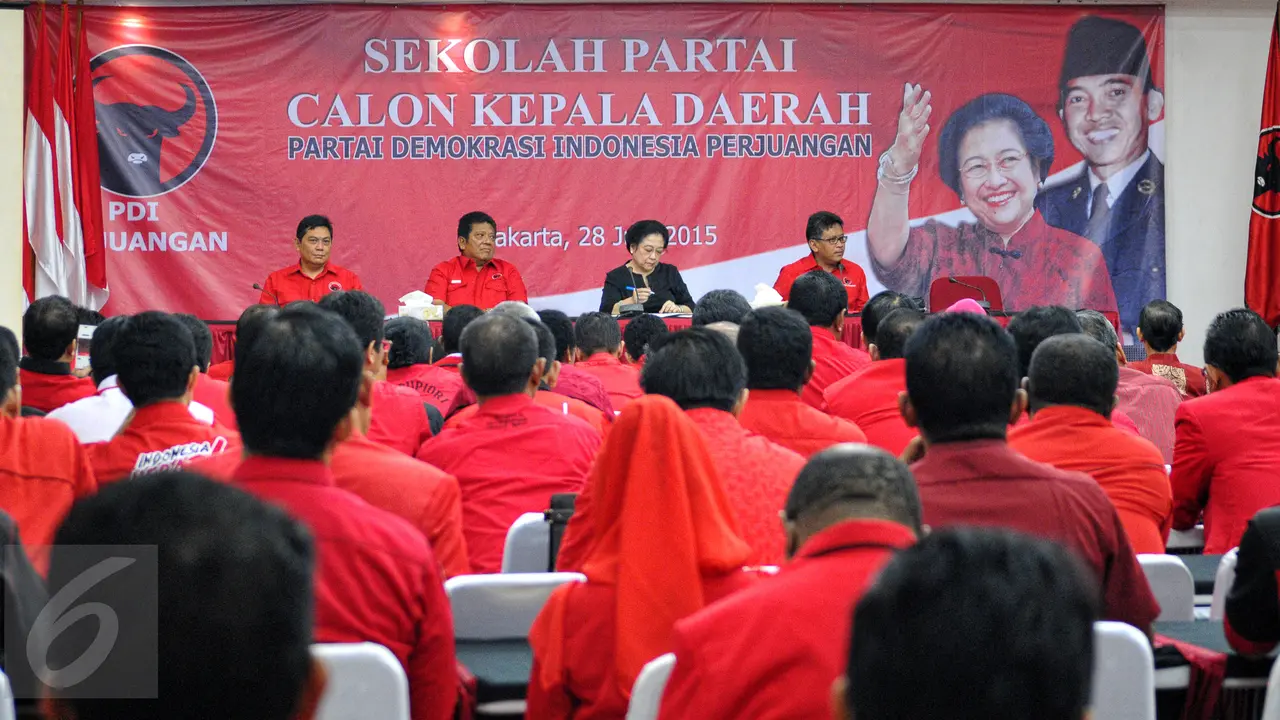 20150628-Megawati Resmikan Sekolah Calon Kepala Daerah PDI Perjuangan-Jakarta-Megawati Soekarnoputri dan Hasto Kristiyanto 2