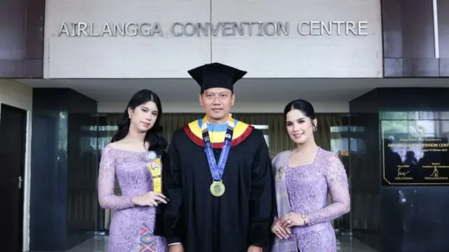 Pesona Annisa Pohan Dampingi AHY Wisuda, Selalu Cantik Kenakan Kebaya hingga Batik (credit: https://www.instagram.com/annisayudhoyono/)