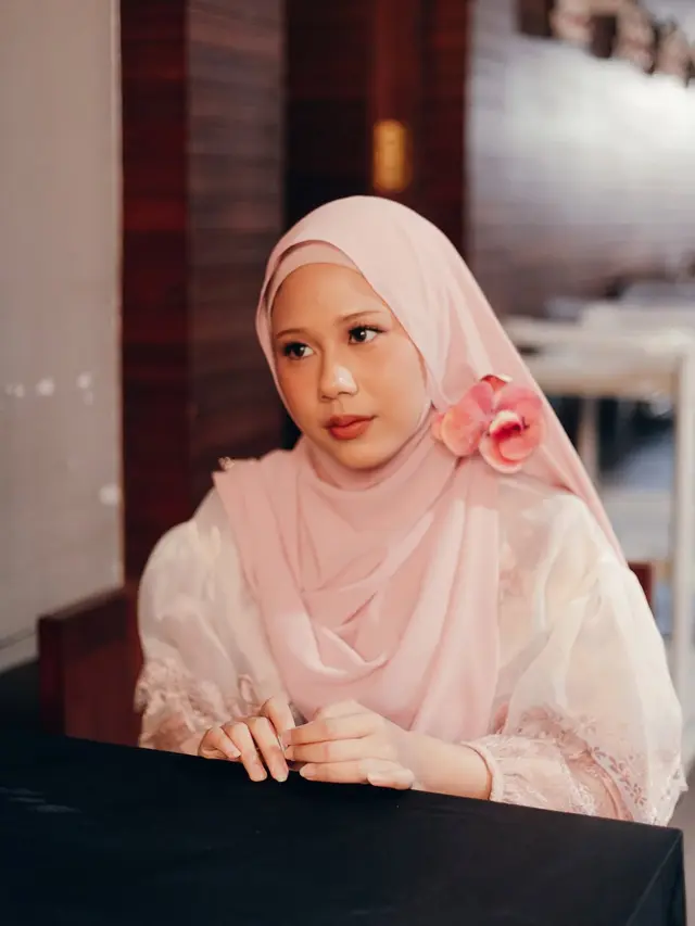 Pesona Anggun Nadin Amizah Dibalut Hijab di Momen Pengajian Jelang Menikah, Konsisten dengan Gaya Vintage