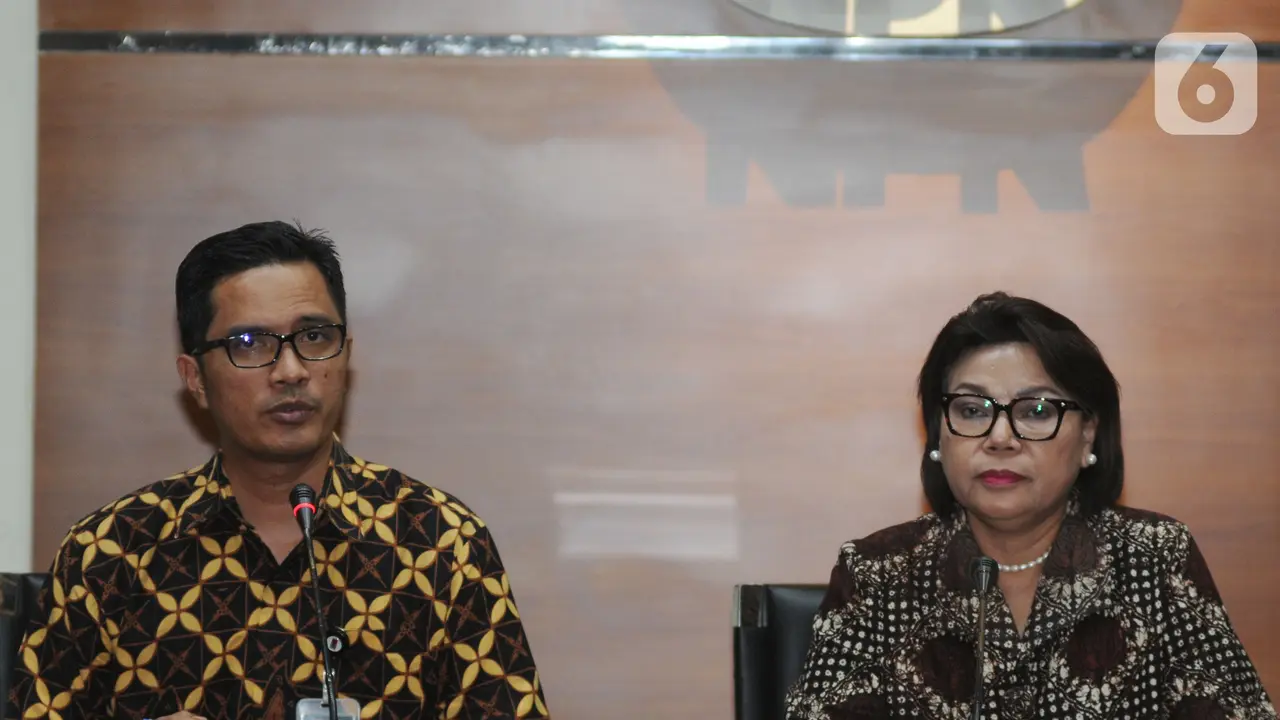 KPK Tunjukkan Uang Hasil OTT Bupati Lampung Utara