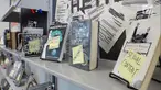 Dengan jaminan kebebasan berpendapat yang dilindungi Amandemen Pertama Konstitusi AS, ada sejumlah buku yang dilarang.
