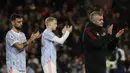 Kejadian ini bisa jadi isyarat bahwa Ole akan mengundurkan diri dari kursi pelatih sekaligus berpamitan kepada ribuan penggemar Manchester United. (AFP/Ian Kington)