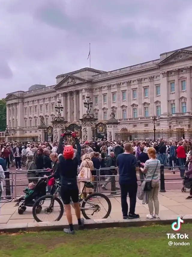 Suasana Istana Buckingham