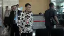 Gubernur Sumatera Utara ,Gatot Pujo Nugroho saat berada di ruang tunggu Gedung KPK, Jakarta, Rabu (22/7/2015). Gatot Pujo Nugroho diperiksa sebagai saksi kasus suap hakim PTUN Medan. (Liputan6.com/Helmi Afandi)