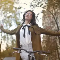 ilustrasi perempuan tidur/Photo by Andrea Piacquadio from Pexels