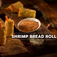 Sarapan pagi dengan roti tawar pakai meises sudah biasa, Shrimp Bread Roll ini yang nggak biasa. (Foto: Bintang.com/Daniel Kampua, Digital Imaging: Bintang.com/Muhammad Iqbal Nurfajri)