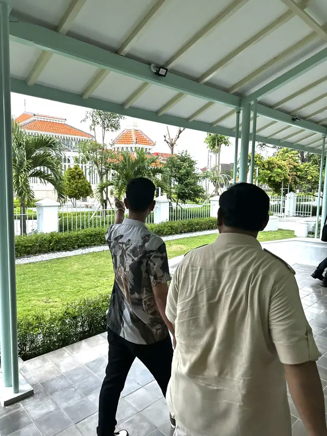 Prabowo tiba di Solo disambut Gibran Rakabuming. (Foto: Dok. Twitter @prabowo)