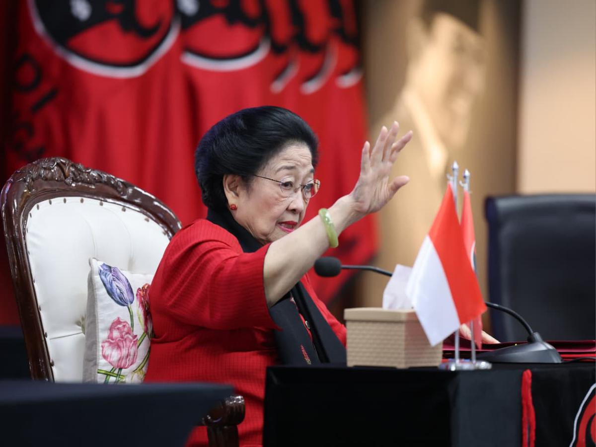 Presiden ke-5 RI sekaligus Ketua Umum PDI Perjuangan, Megawati Soekarnoputri dalam seminar bertajuk “Relevansi Gerakan Asia Afrika dalam Krisis Geopolitik Saat Ini” di Sekolah Partai, Lenteng Agung, Jakarta Selatan. (Liputan6/Winda Nelfira)