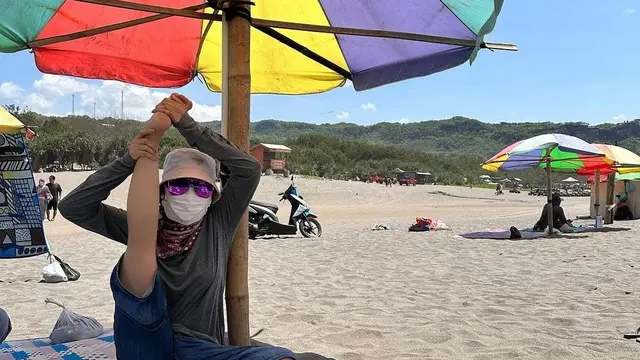 Inul Daratista saat ini sedang berlibur di Yogyakarta, penampilannya pun jadi perbincangan publik