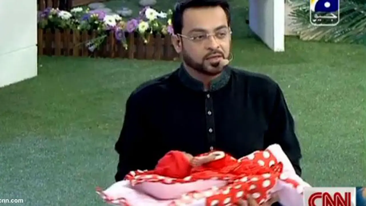 Penggagas kuis aneh dan kontroversial di Pakistan. (CNN)