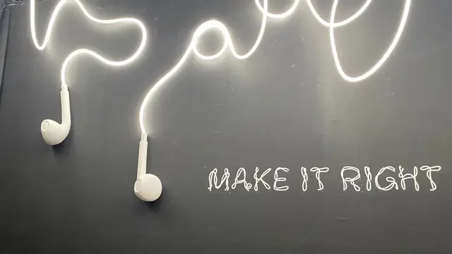 Pameran Seni Digelar Bernuasa BTS