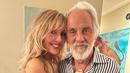 Kedua mertua Rahma Azhari, Tommy Chong dan Shelby Chong. (Instagram @funnyshelby)