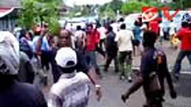 Demo Mahasiswa Suku Arfak Ricuh