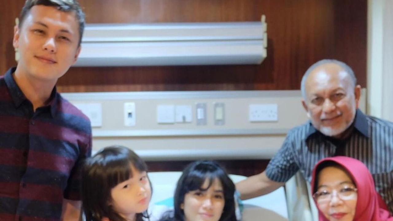 Potret Cantik dan Menggemaskan Transformasi Sheva Anak Keempat Ussy Sulistiawaty yang Selalu Berhasil Curi Perhatian