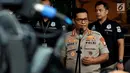Kabid Humas Polda Metro Jaya Kombes Raden Prabowo Argo Yuwono memberikan keterangan terkait pelimpahan berkas kasus hoaks yang dilakukan aktivis Ratna Sarumpaet ke Kejaksaan Tinggi DKI Jakarta, di Polda Metro Jaya, Kamis (8/11). (Liputan6.com/Johan Tallo)