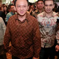 Ahok berharap banyak pelajar dan pegawai Pemprov DKI yang menonton film tentang kehidupan BJ Habibie. (Bintang.com/Adrian Putra)