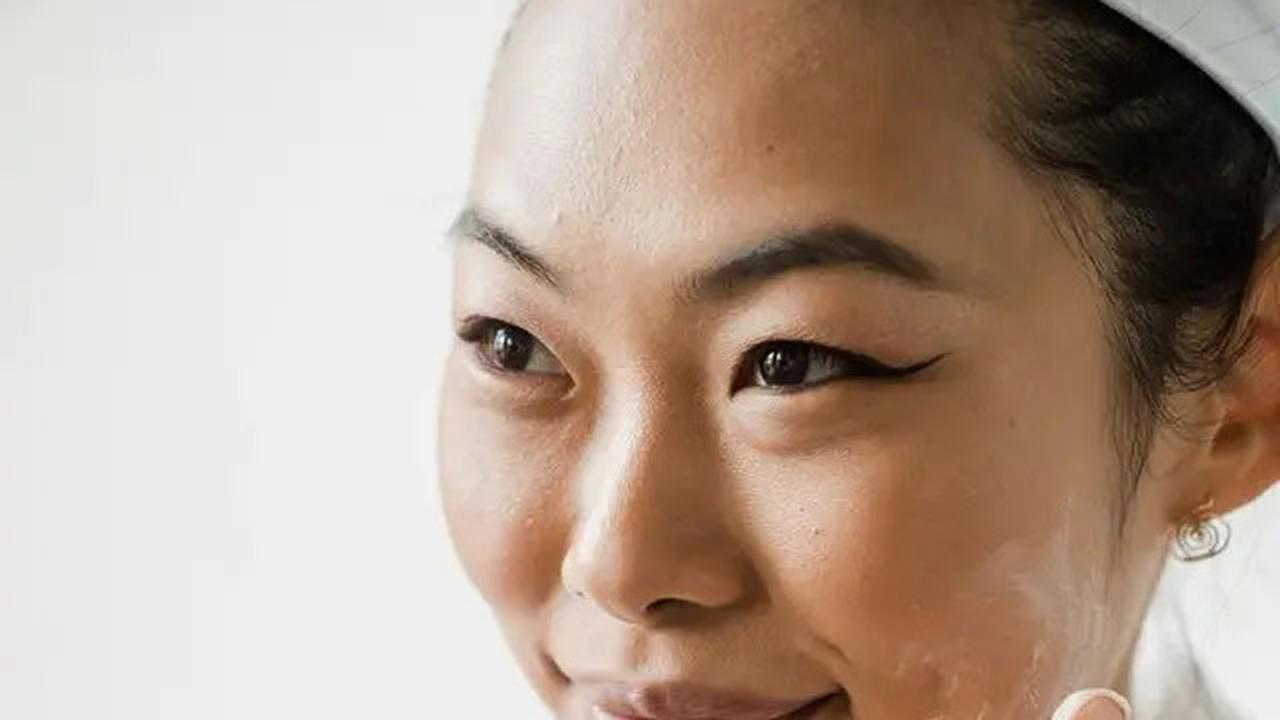 Transformasi Kulit Kering, Rekomendasi Skincare dengan Bahan-Bahan Efektif