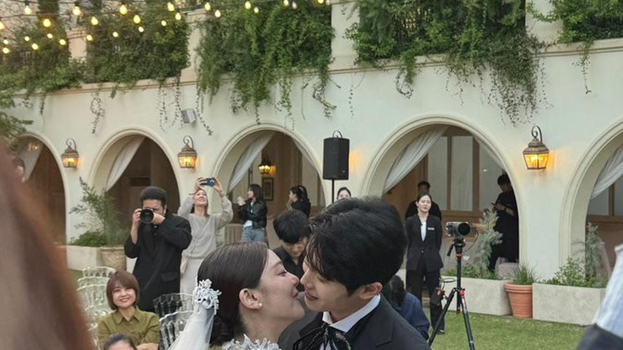 7 Potret Pernikahan Ailee dan Choi Si Hun yang Mengharukan dan Mewah