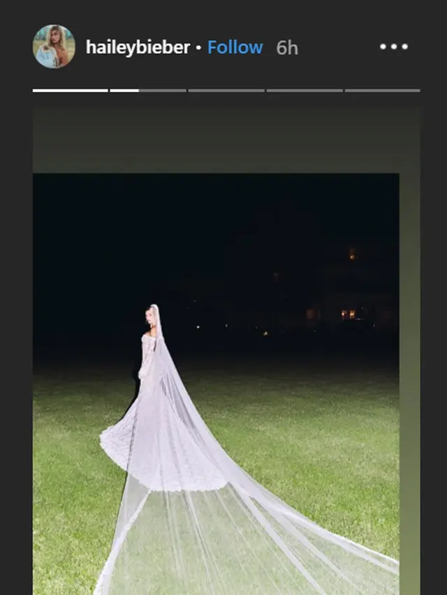 Gaun Pengantin Hailey Baldwin (Instagram/ haileybieber)