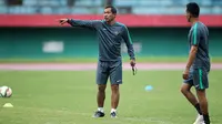 Mustaqim, striker haus gol legendaris Persebaya Surabaya. (Bola.com/Fahrizal Arnas)