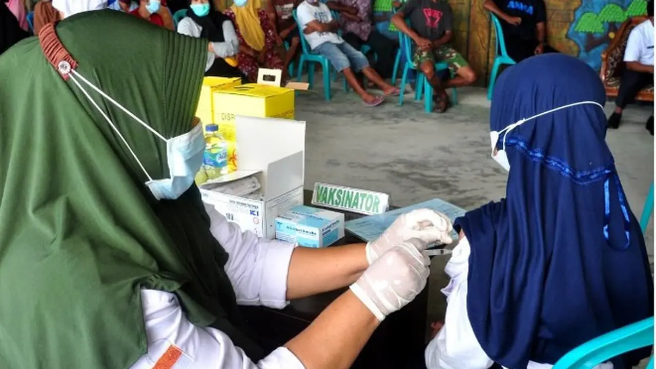 Proses vaksinasi Covid-19 di Provinsi Gorontalo (Arfandi Ibrahim/Liputan6.com)