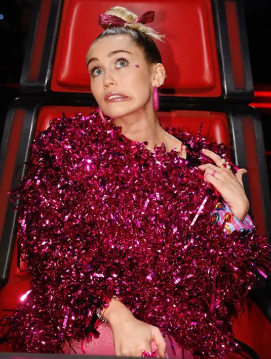 Liam memang sosok pria yang sangat mencintai Miley, sebagai kekasihnya. Beberapa waktu lalu, Liam memberi kejutan untuk Miley di hari ulang tahunnya dengan hal-hal yang romantis. (Instagram/Mileycyrus)