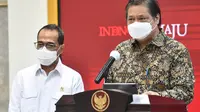 Ketua KPCPEN Airlangga Hartarto dan Menhub Budi Karya Sumadi memberikan keterangan pers usai Rapat Terbatas, Senin (10/05/2021), di Jakarta (Foto: Humas Setkab/Rahmat)