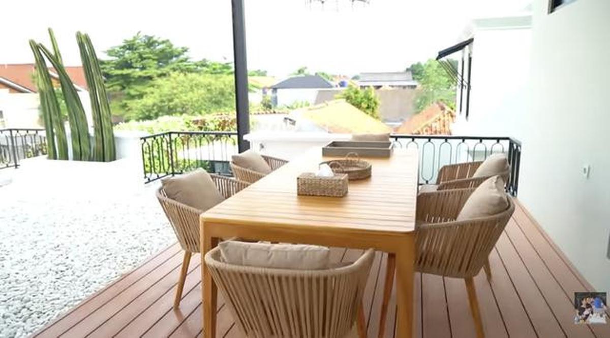 Potret Rooftop Rumah Shireen Sungkar/Youtube/Titi &amp; Tian