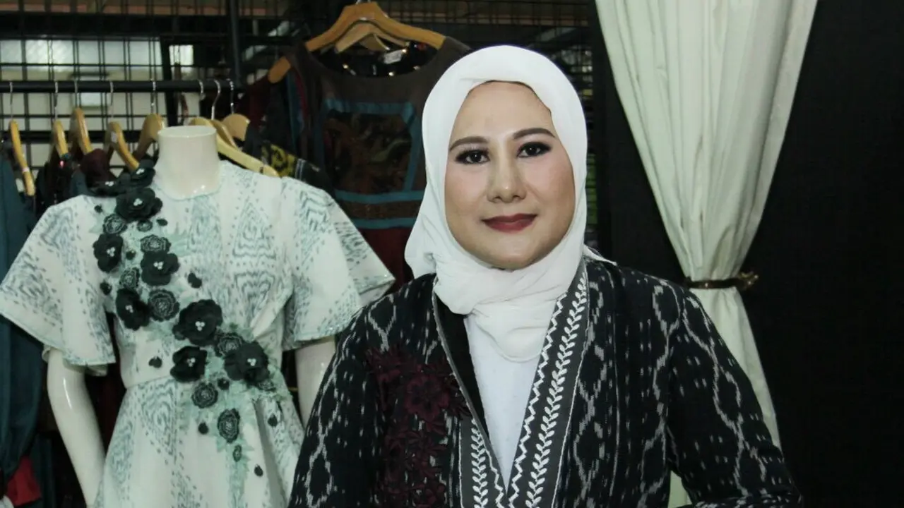 [Bintang] Angkat Tenun Troso, Leny Rafael Persiapkan Show Secara Global