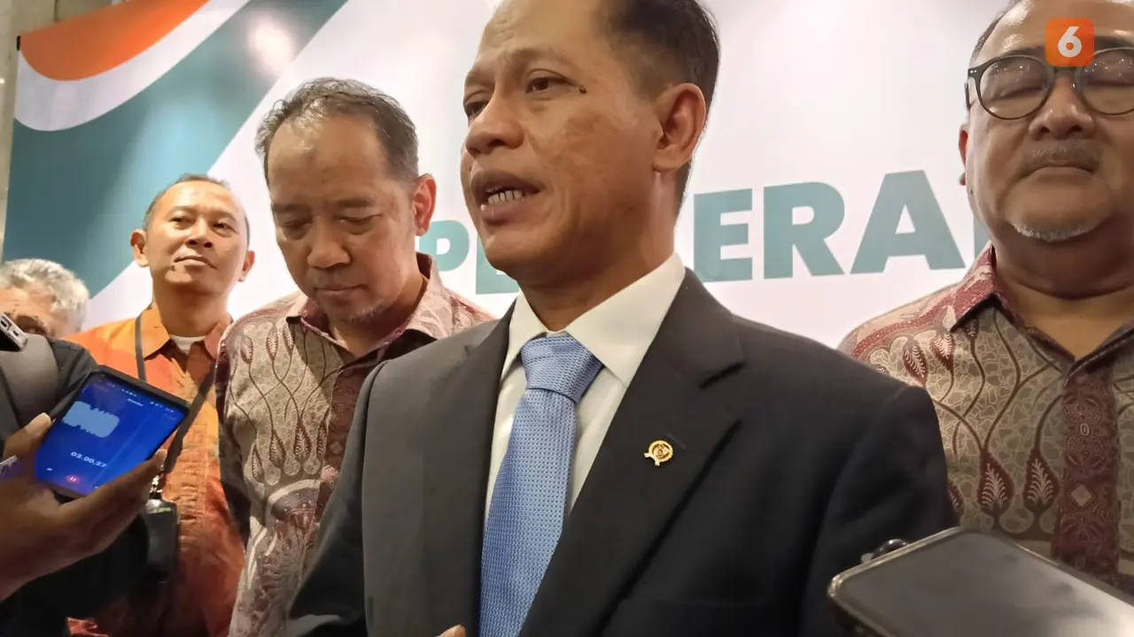 Buntut Kayu Gelondongan Terseret Arus Banjir Sumatera, Menteri LH Bakal Panggil 8 Perusahaan di Sekitar DAS Batang Toru