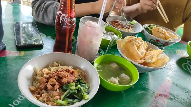 Mie Ayam Bojoloro (Foto: Google Maps/Berti Silda)