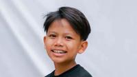 Potret Farel Prayoga dengan berpose satu lengan dimasukan ke kantong celana (Google/Merdeka.com)