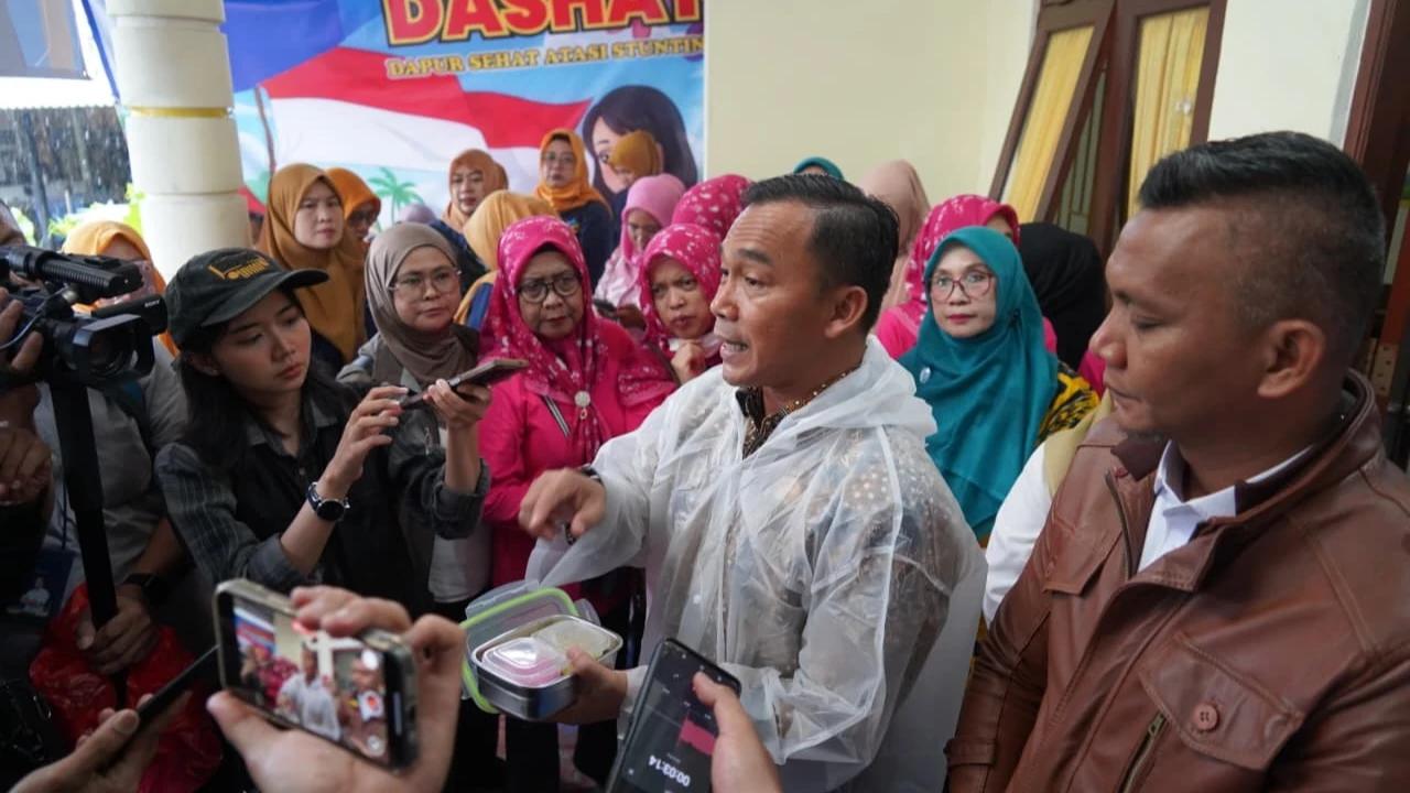 Menteri Wihaji Tinjau Pemberian MBG Bagi Ibu Hamil, Menyusui, dan Balita di Bogor