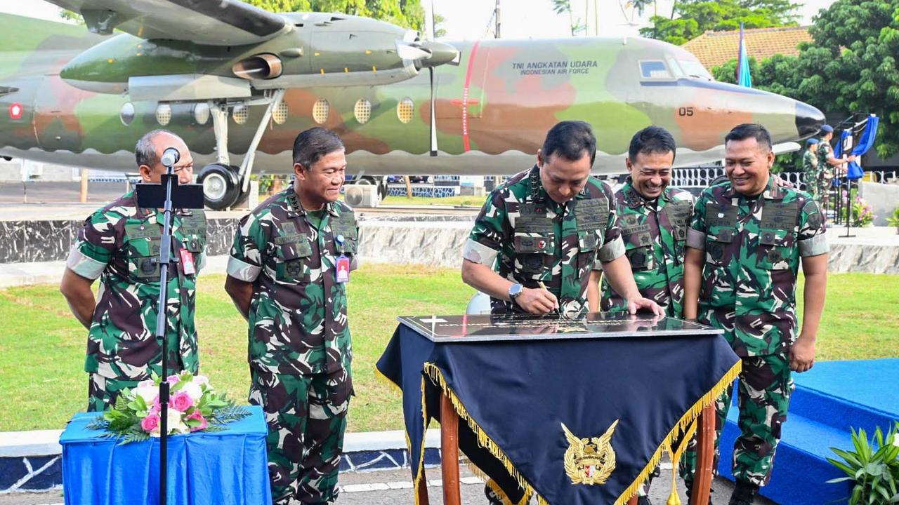 FOTO: Monumen Fokker 27 "AMPUH" Diresmikan di Lanud Halim, Simbol Sejarah TNI AU