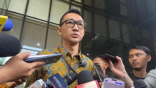 Juru Bicara atau Jubir KPK Budi Prasetyo menanggapi pemberian amnesti kepada Sekretaris Jenderal (Sekjen) PDIP Hasto Kristiyanto.