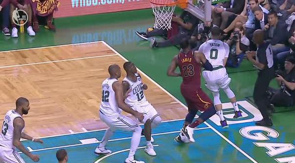 Berita video game recap NBA 2017-2018 antara Boston Celtics melawan Cleveland Cavaliers dengan skor 107-94.