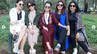 Mayangsari mengundang sekitar 30 temannya berkunjung ke kampung halamannya di Purwokerto, Jawa Tengah (Dok.Instagram/@mayangsaritrihatmodjoreal/https://www.instagram.com/p/B3G1FH2ALcn/Komarudin)