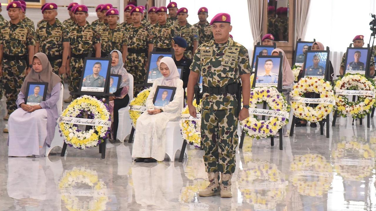 FOTO: TNI AL Anugerahkan KPLB bagi Prajurit Marinir Gugur dalam Musibah Longsor